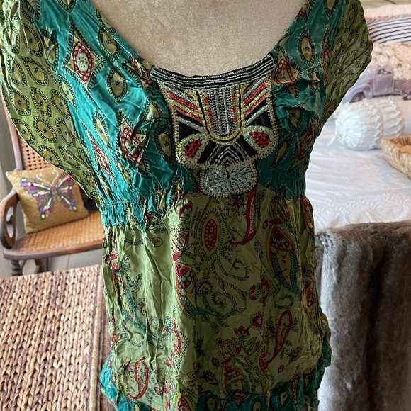 One World Boho Green Embroidery Blouse Size M - Picture 2 of 4